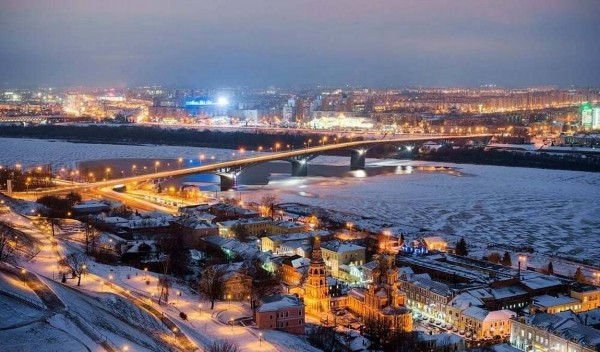 Нижний Новгород в декабре: старинный город в новогодних огнях