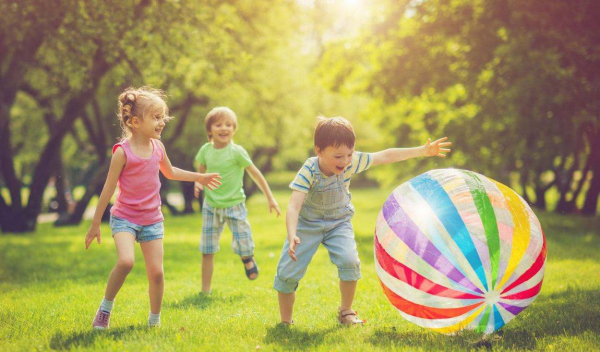 28 игр с детьми 4 лет дома и на улице: несколько способов увлечь дошкольника
