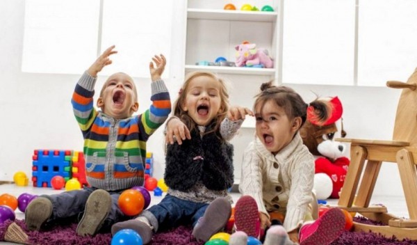 28 игр с детьми 3 лет дома и на улице: развлечения, которые помогут облегчить кризис 3 лет