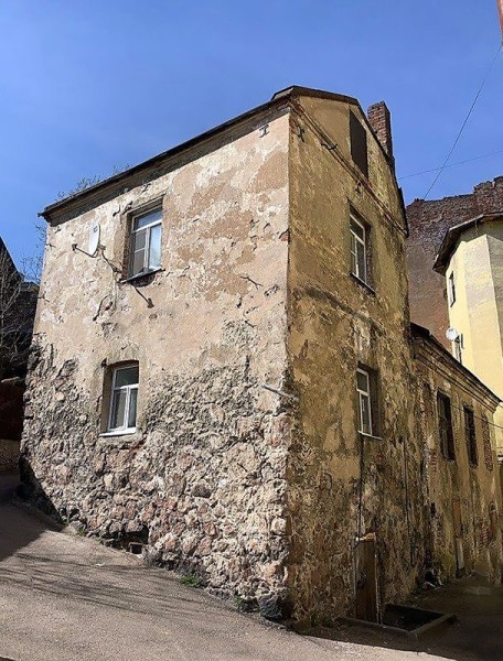 Продается старейший жилой дом России (4 фото)