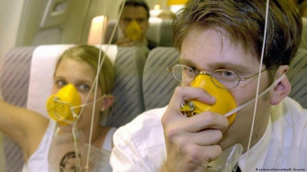 Как работают кислородные маски в самолетах и почему в них нет кислорода