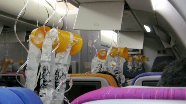 Как работают кислородные маски в самолетах и почему в них нет кислорода