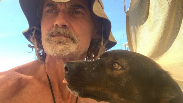 Как австралиец и его собака два месяца выживали в открытом океане